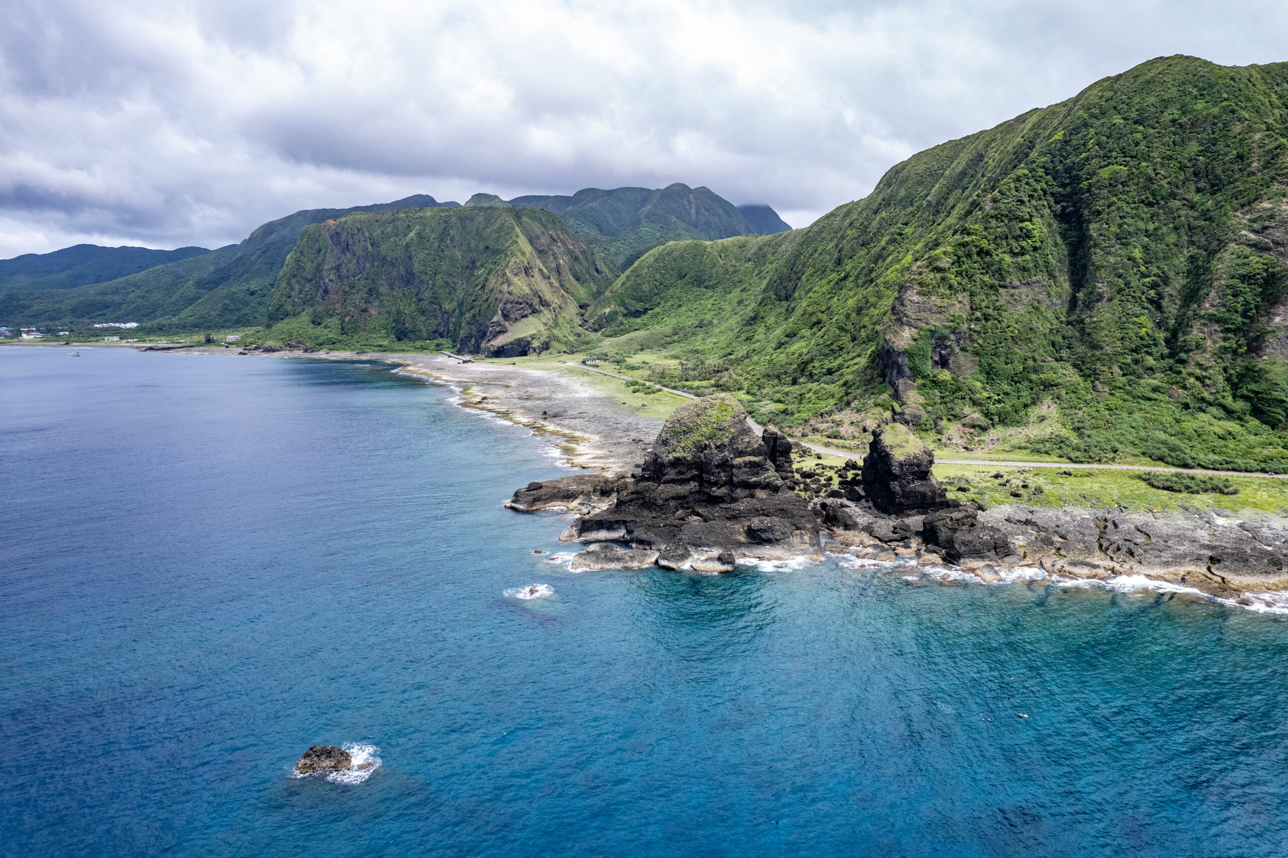 蘭嶼‧人之島 2023/7/1 Day 2 東清灣日出、青青草原、小蘭嶼、象鼻岩、坦克岩、五孔洞、雙獅岩、夜觀蘭嶼角鴞