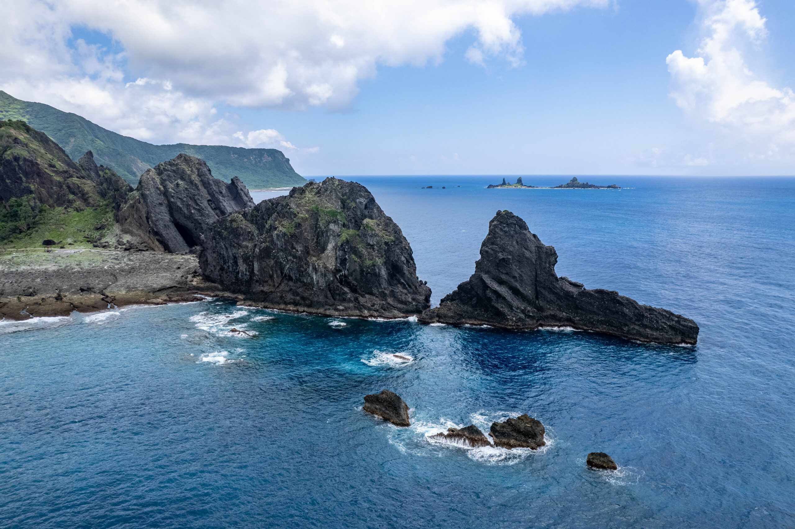 蘭嶼‧人之島 2023/7/2 Day 3 東清灣空拍、蘭嶼氣象站、軍艦岩