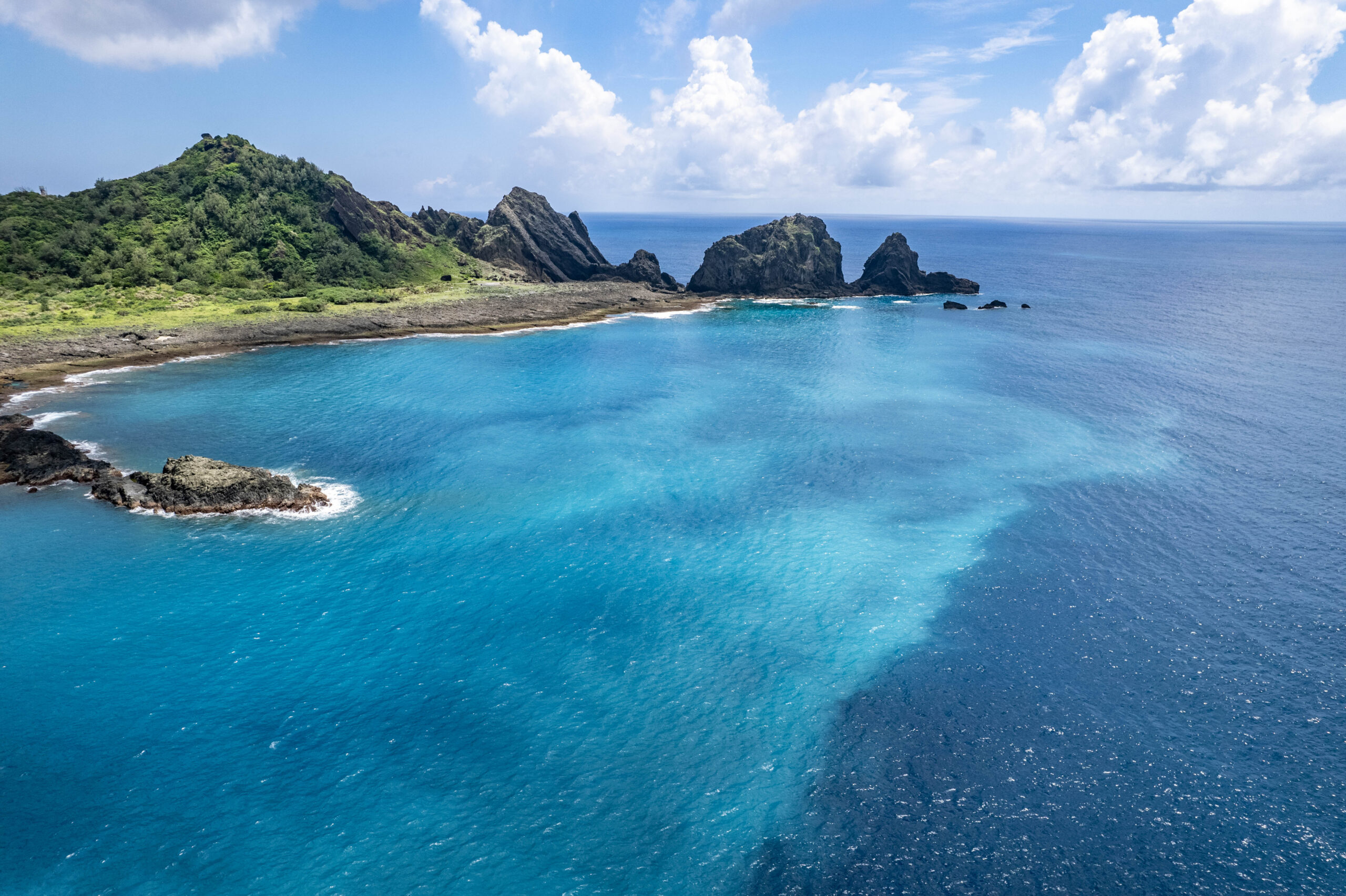 蘭嶼‧人之島 2023/7/2 Day 3 東清灣空拍、蘭嶼氣象站、軍艦岩