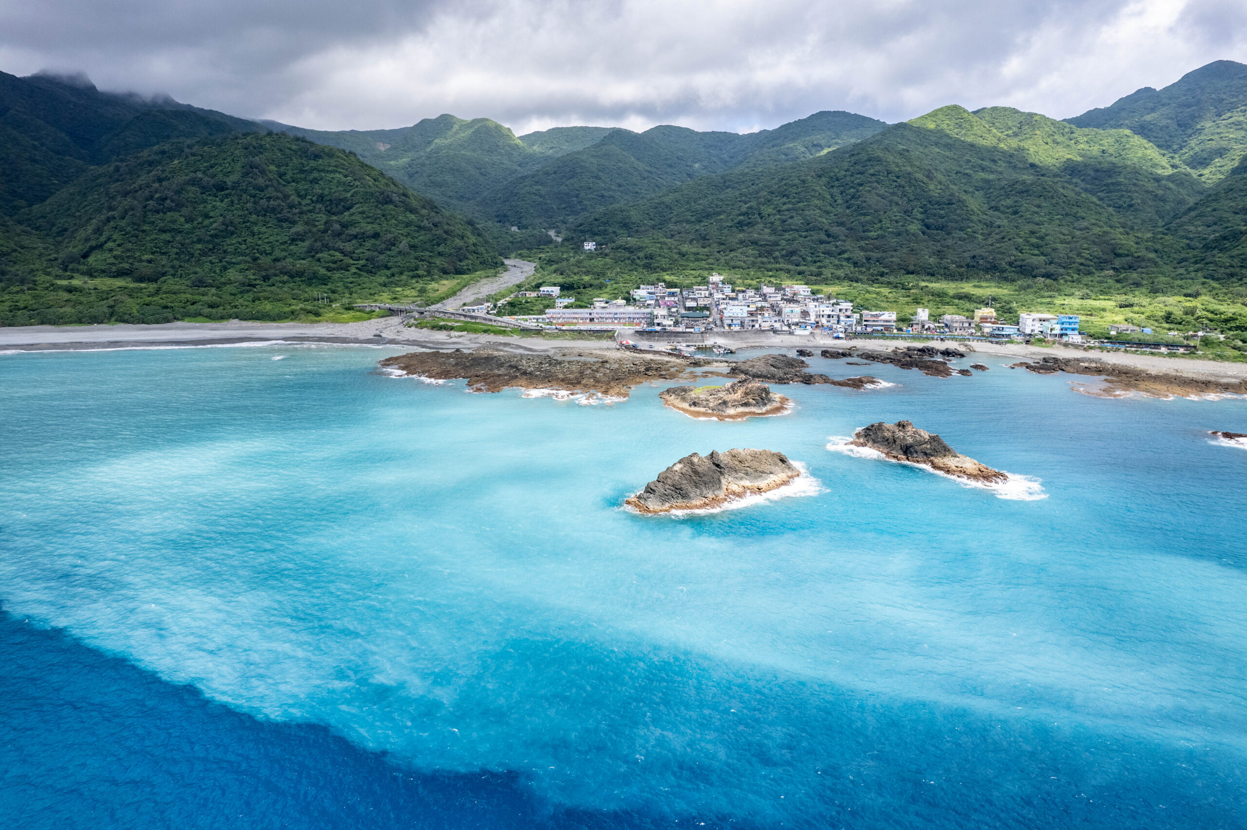 蘭嶼‧人之島 2023/7/2 Day 3 東清灣空拍、蘭嶼氣象站、軍艦岩