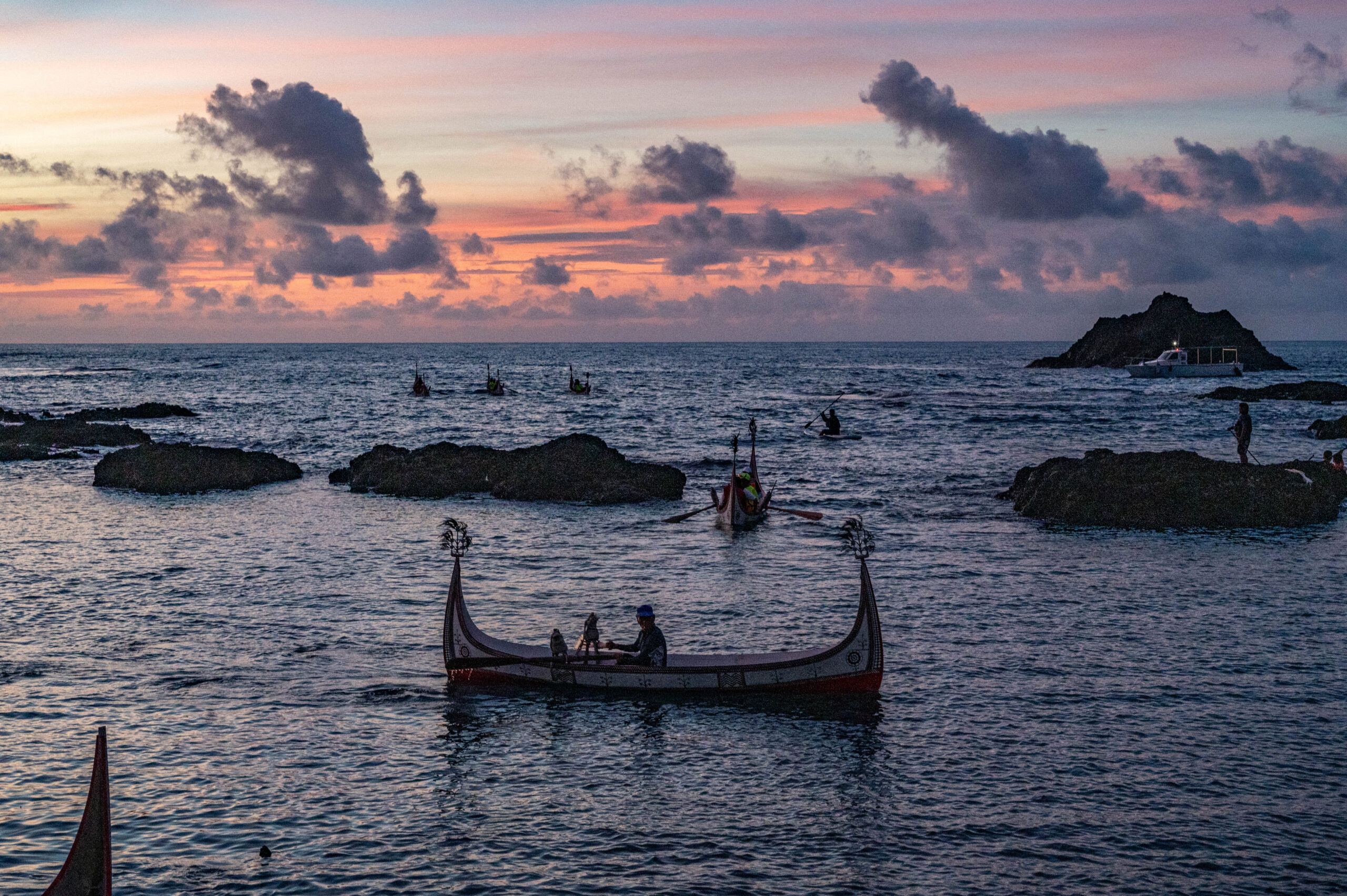 蘭嶼‧人之島 2023/7/1 Day 2 東清灣日出、青青草原、小蘭嶼、象鼻岩、坦克岩、五孔洞、雙獅岩、夜觀蘭嶼角鴞