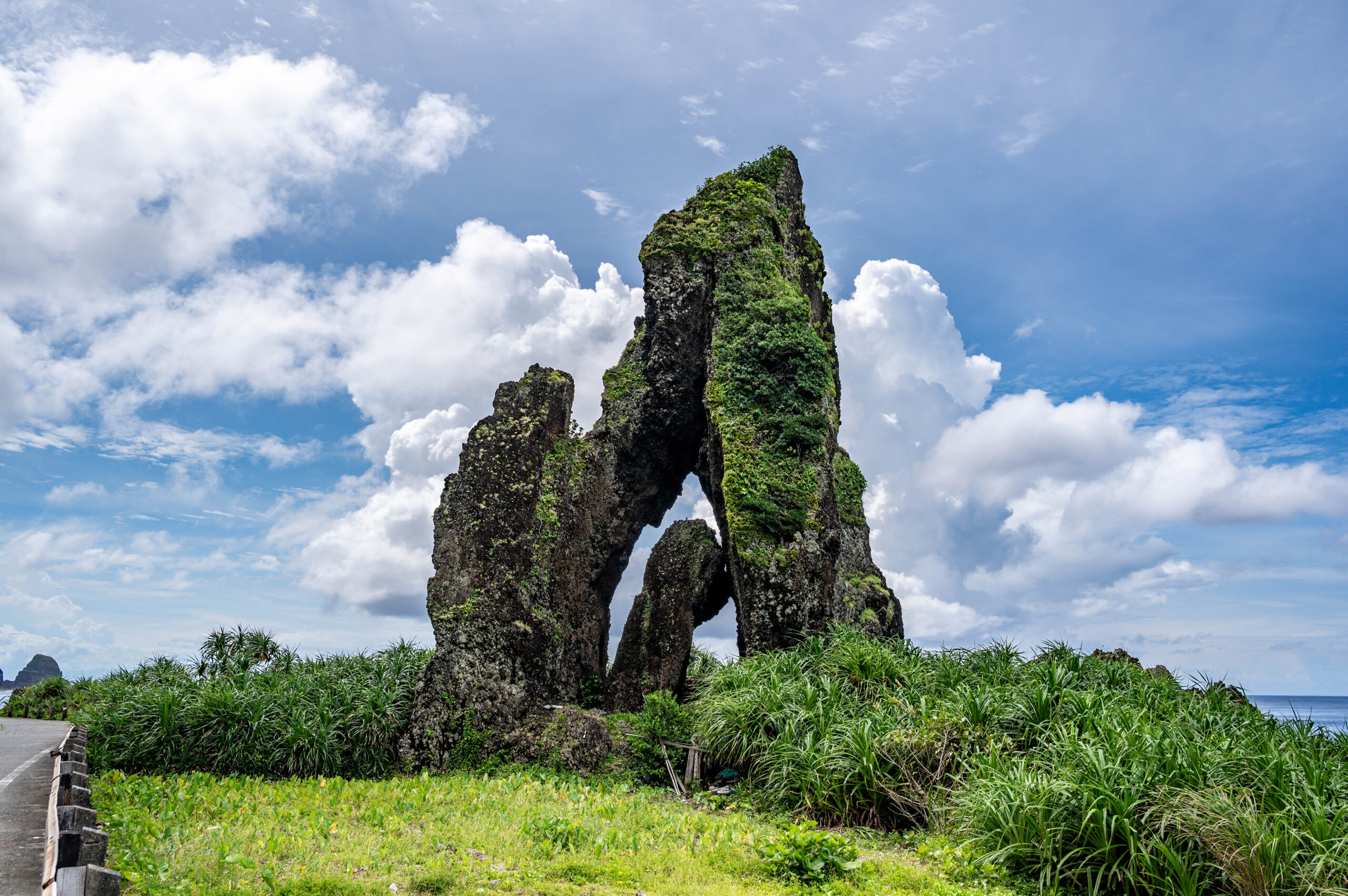 蘭嶼‧人之島 2023/7/1 Day 2 東清灣日出、青青草原、小蘭嶼、象鼻岩、坦克岩、五孔洞、雙獅岩、夜觀蘭嶼角鴞