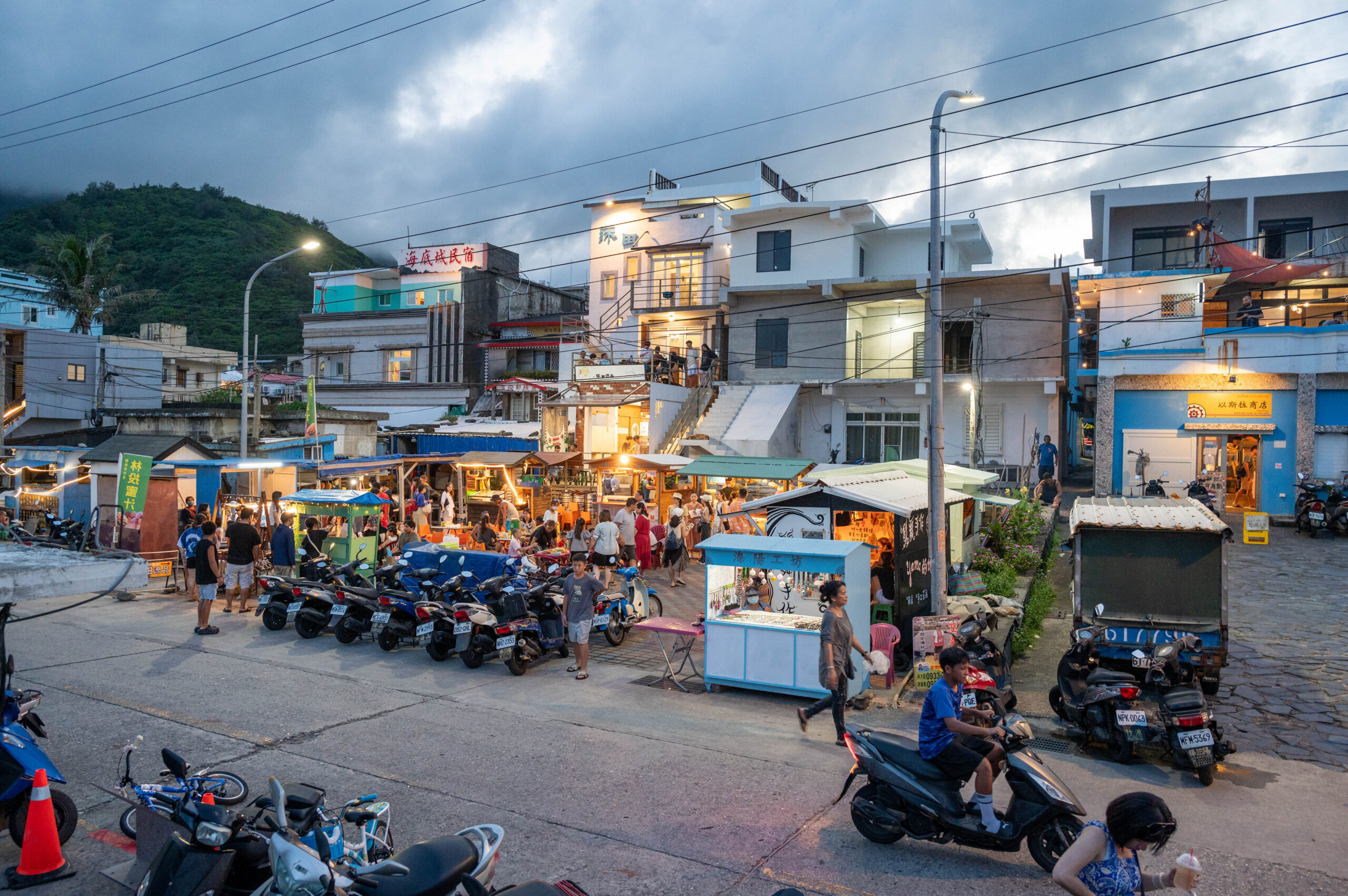 蘭嶼‧人之島 2023/7/1 Day 2 東清灣日出、青青草原、小蘭嶼、象鼻岩、坦克岩、五孔洞、雙獅岩、夜觀蘭嶼角鴞