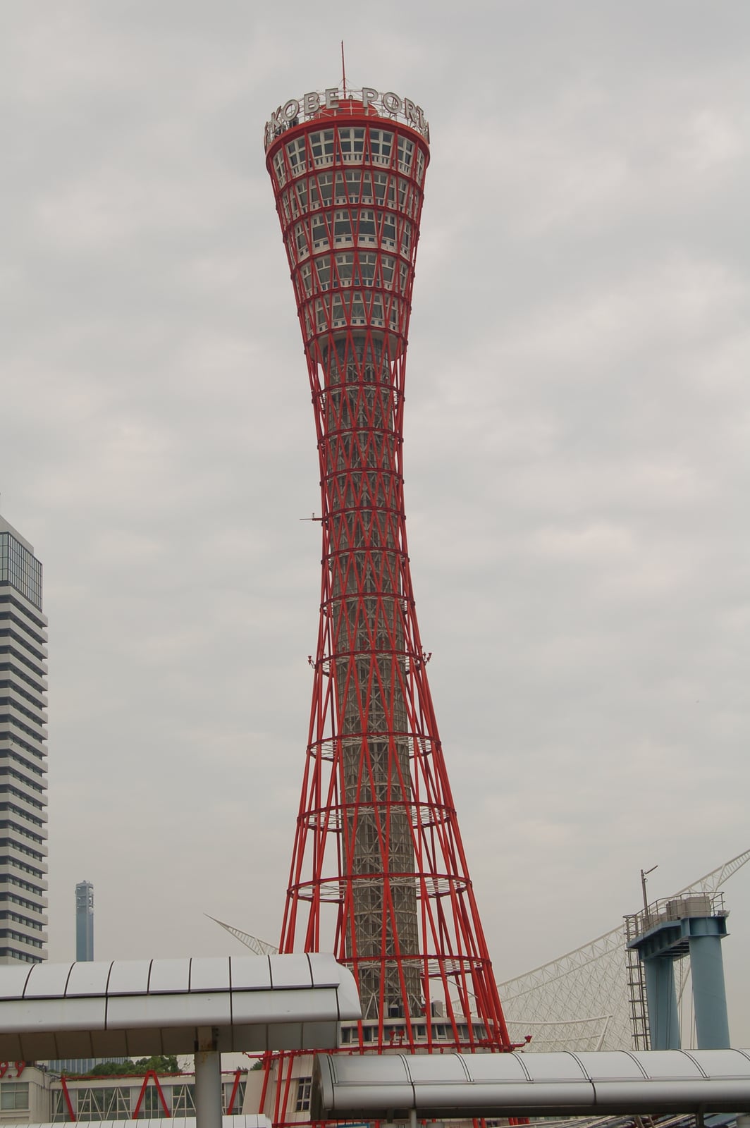 矗立於港灣的紅色神戶港塔｜2006/07 京都/大阪/神戶