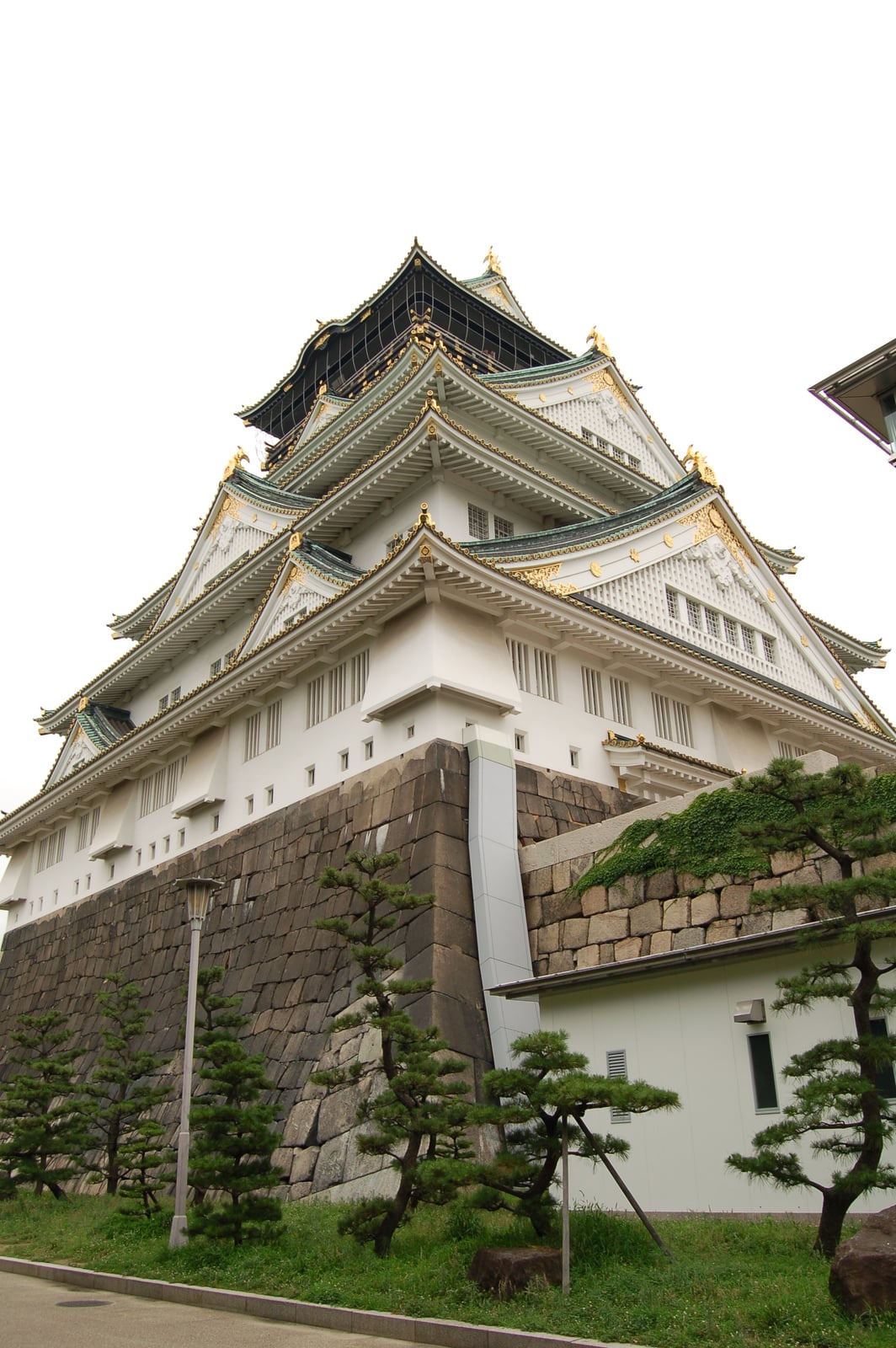 仰望大阪城天守閣的雄偉姿態｜2006/07 京都/大阪/神戶