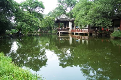 寄暢園水榭與綠意倒影｜2007/07 中國江南