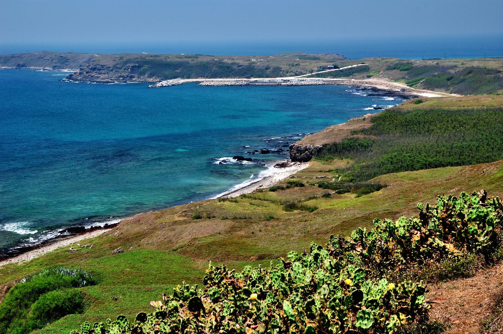 天台山俯瞰海崖與漸層藍海灣｜2009-2012 國內離島