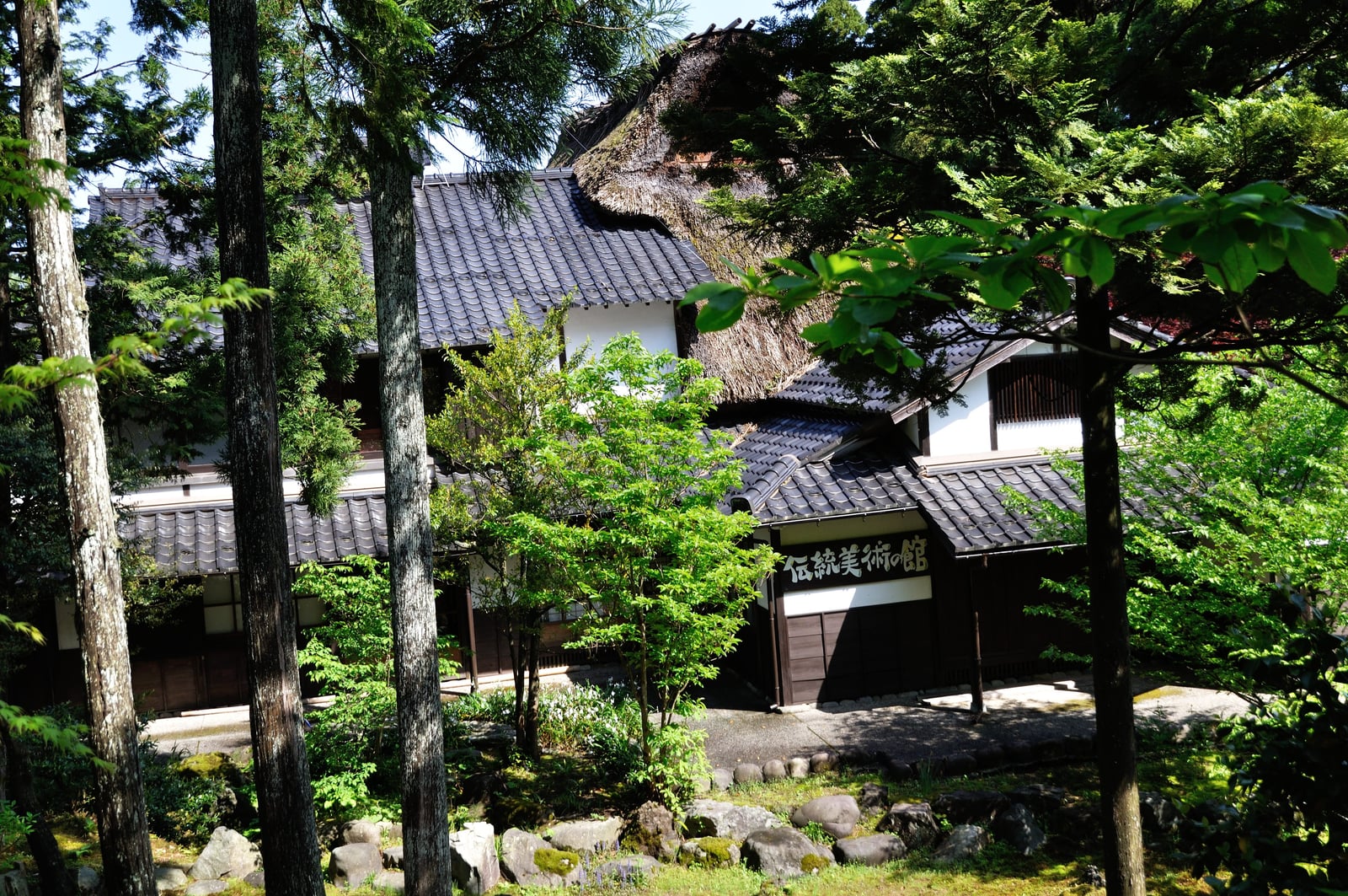湯之國森林中隱身林間的傳統建築｜2012/05 北陸