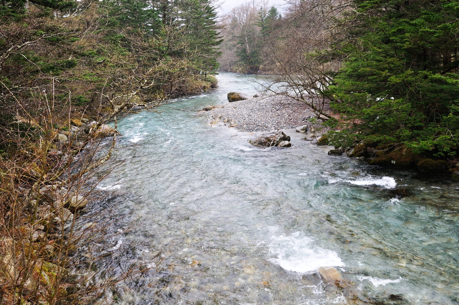 上高地梓川清澈的湍急水流｜2012/05 北陸