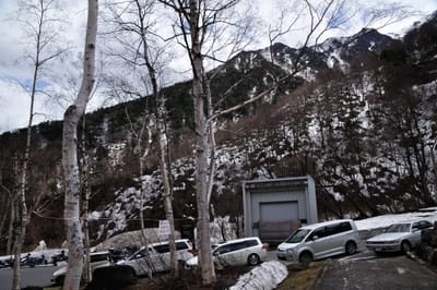扇澤車站前的初春雪景與白樺樹｜2012/05 北陸
