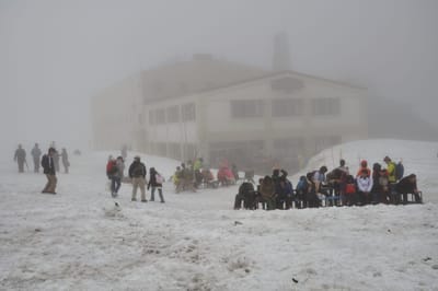 濃霧籠罩下的室堂站雪地風光