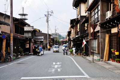 高山市三町筋的午後街景
