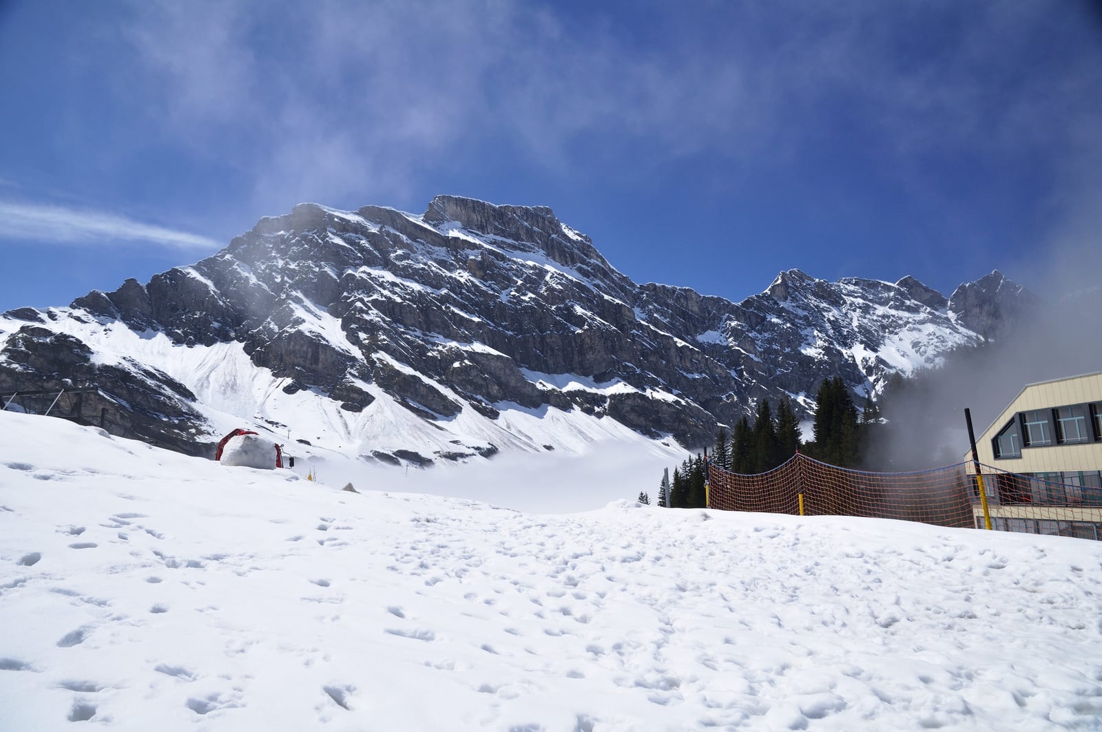 藍天白雲下覆雪的高山峭壁風景｜2013/06 法國/瑞士/義大利