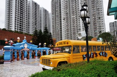 屯門市廣場的史努比校車裝置