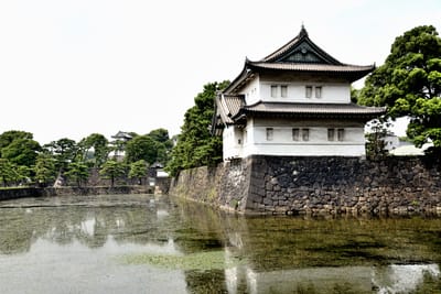 皇居護城河畔的窓明館古樸建築