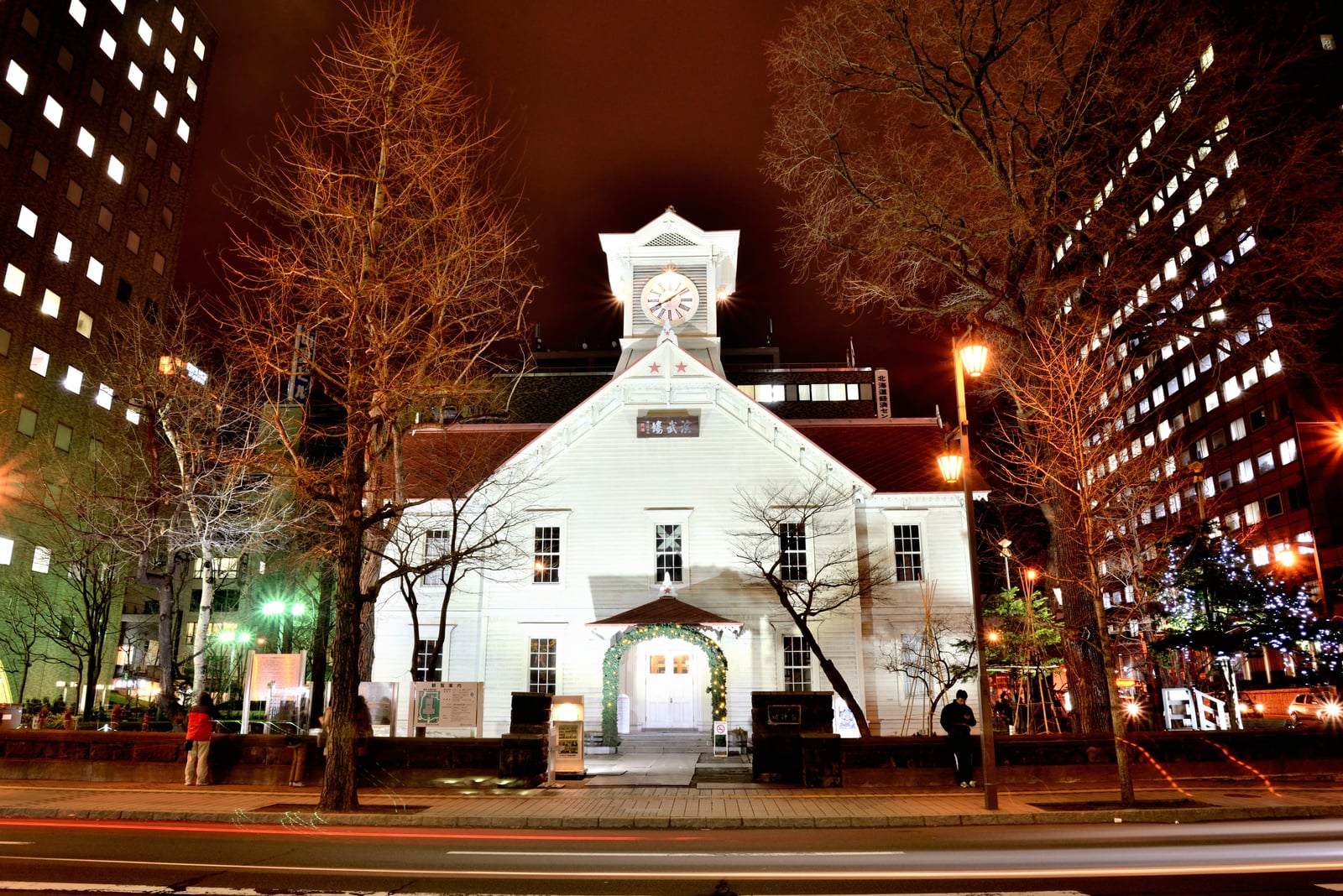 夜色下的札幌市時計台建築｜2015/03 北海道