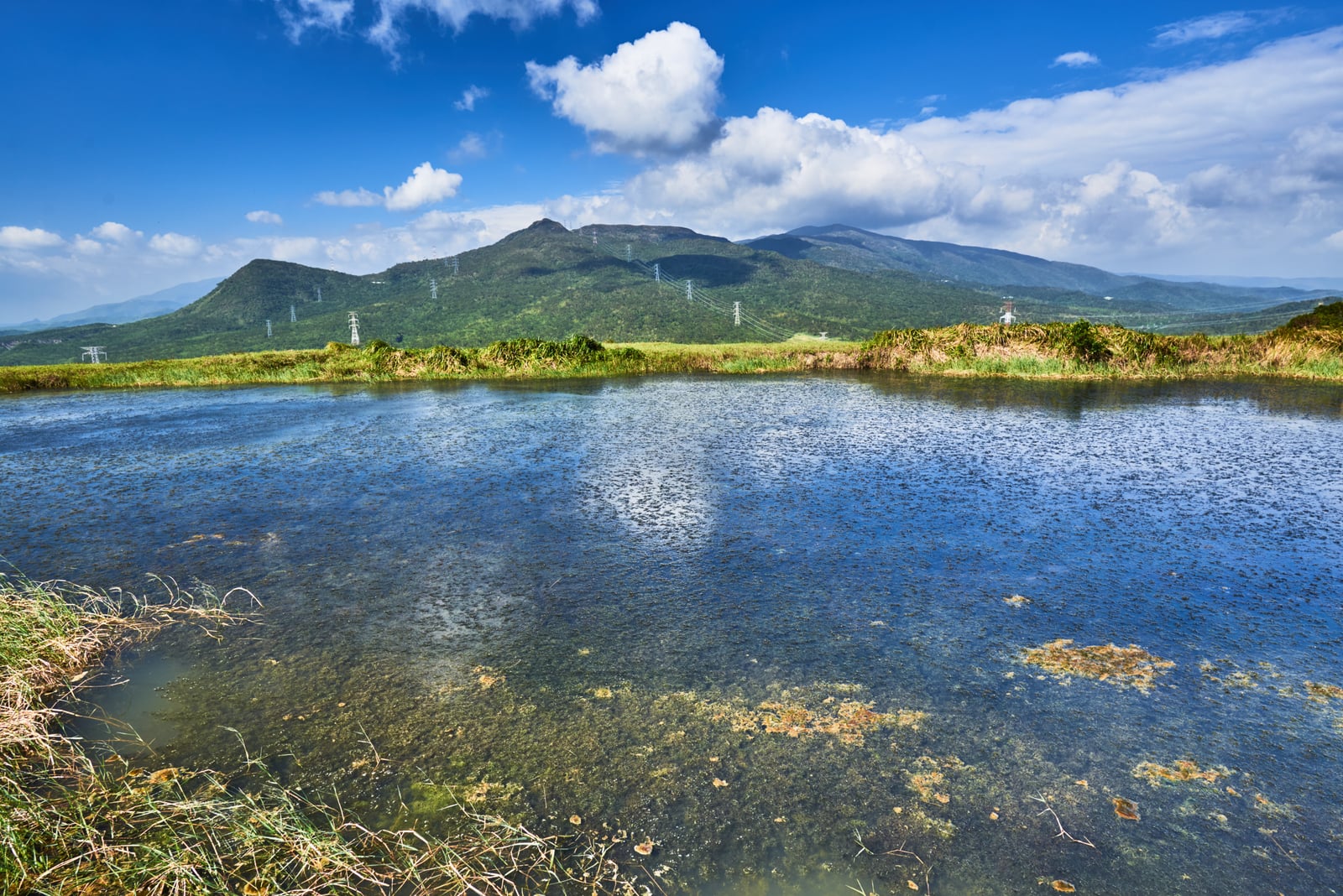 赤牛嶺水池倒影與山巒天際風光｜2015~2018 國境之南