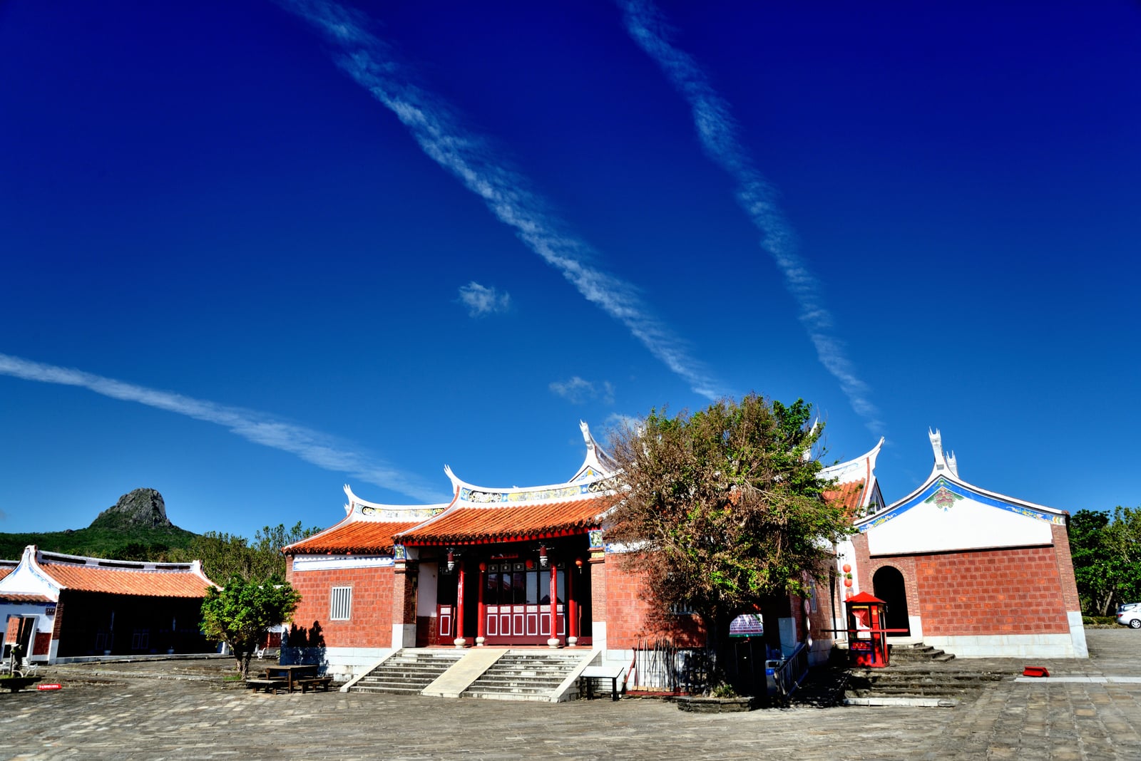 藍天白雲下古色古香的閩式建築院落｜2015~2018 國境之南