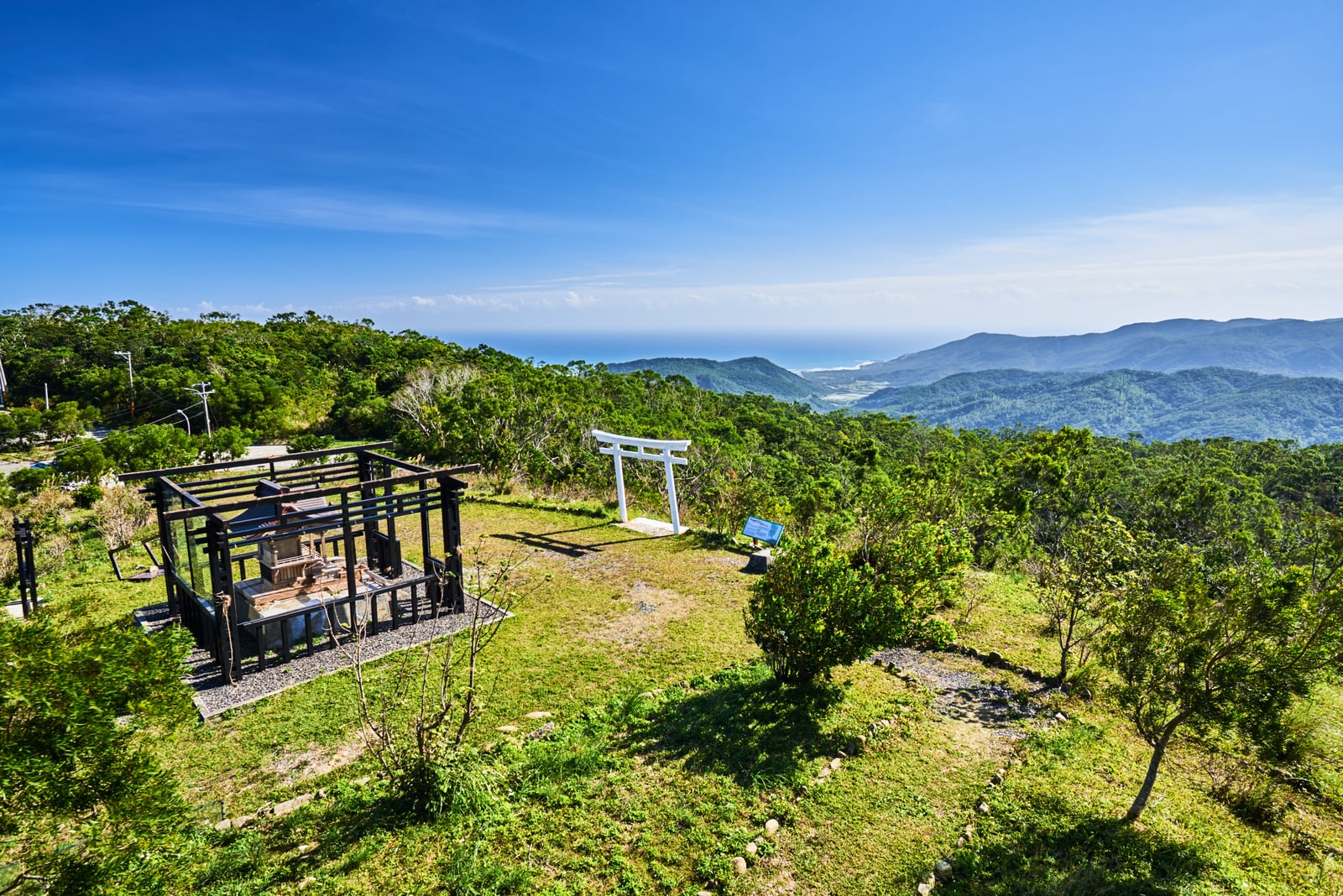 高士神社白色鳥居與山海美景｜2015~2018 國境之南
