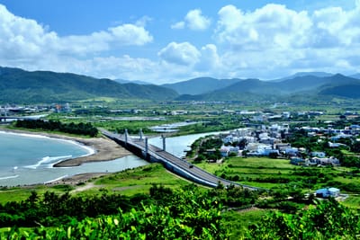 車城龜山步道俯瞰河口風光