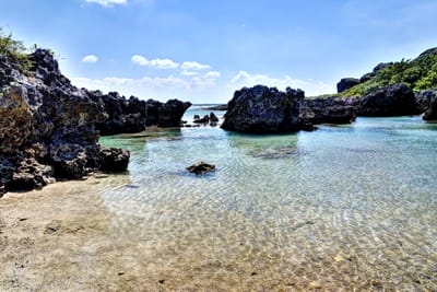 小巴里島岩清澈海水與奇特珊瑚礁岩｜2015~2018 國境之南