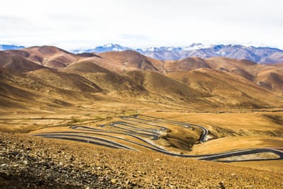珠穆朗瑪峰保護區的蜿蜒盤山公路