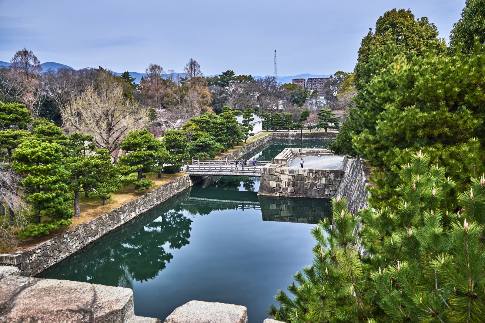 二條城護城河與靜謐石橋｜2017/04 京都賞櫻