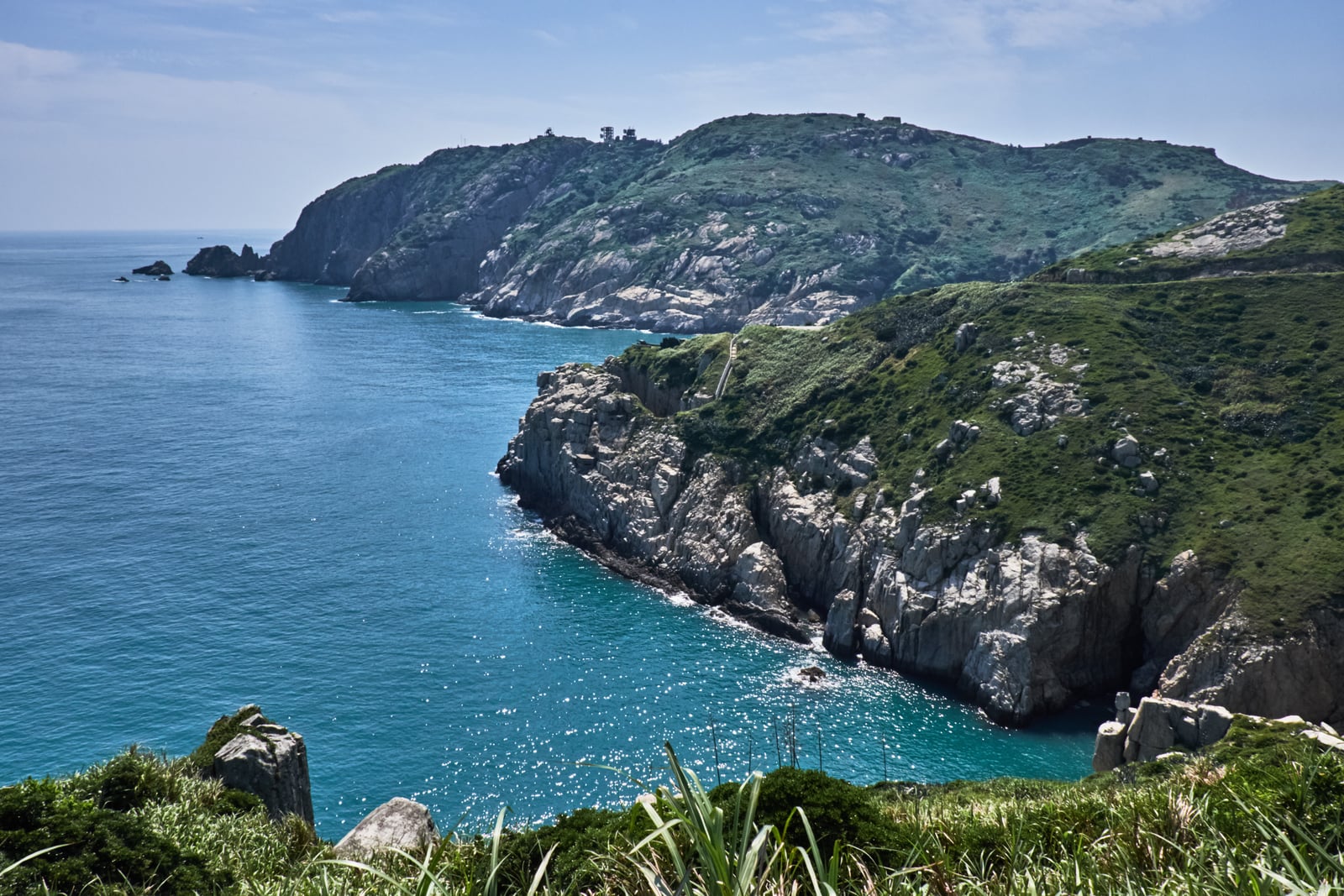 海現龍闕的壯麗海蝕地形與湛藍海岸｜2017/04 馬祖四日