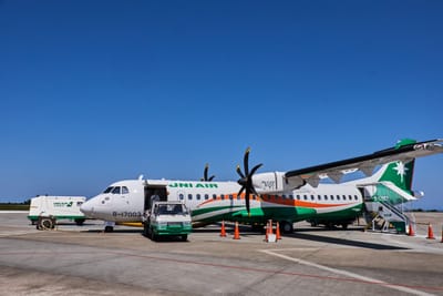 南竿機場停機坪上的立榮航空螺旋槳客機｜2017/04 馬祖四日