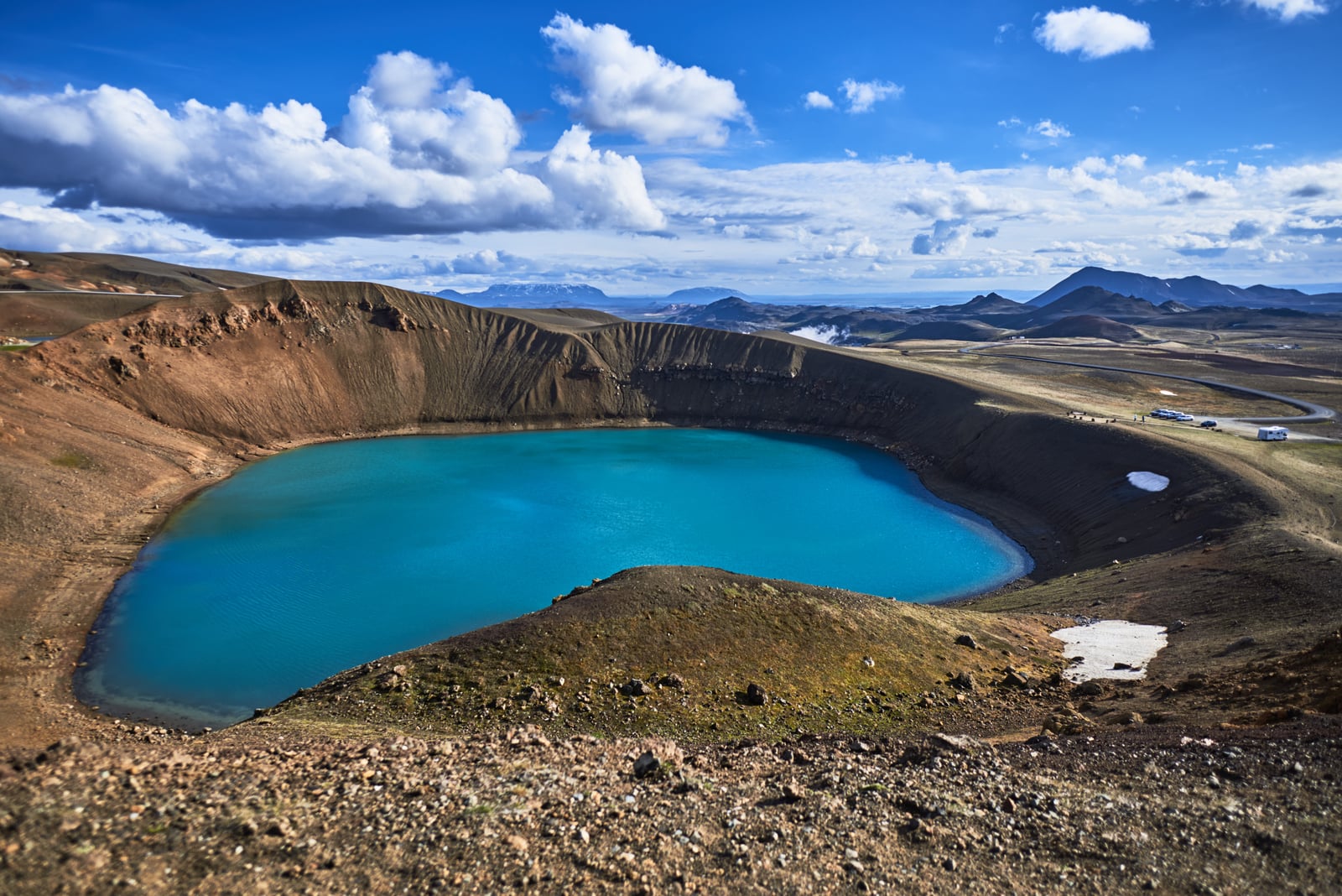 火口湖湛藍湖水與火山地貌｜2017/06 冰島