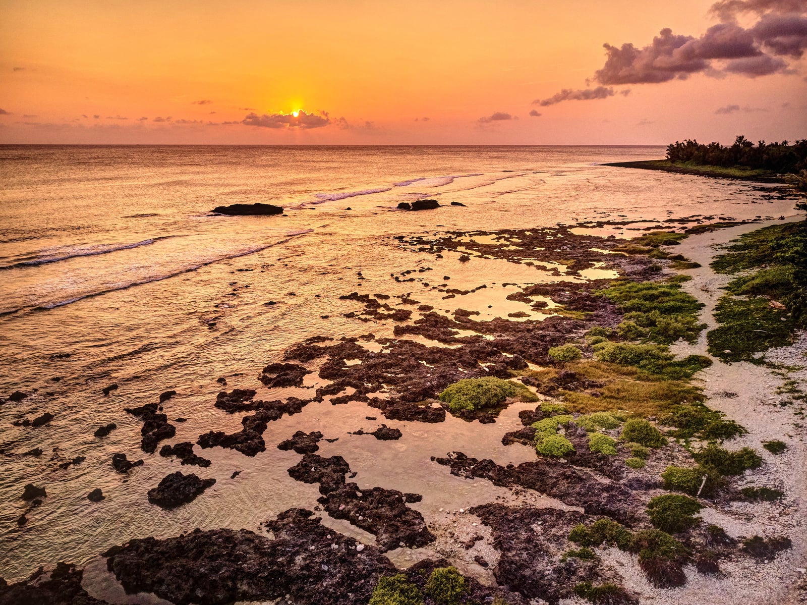 萬里桐海岸夕陽餘暉金黃海景｜2018/02~07 國境之南空拍