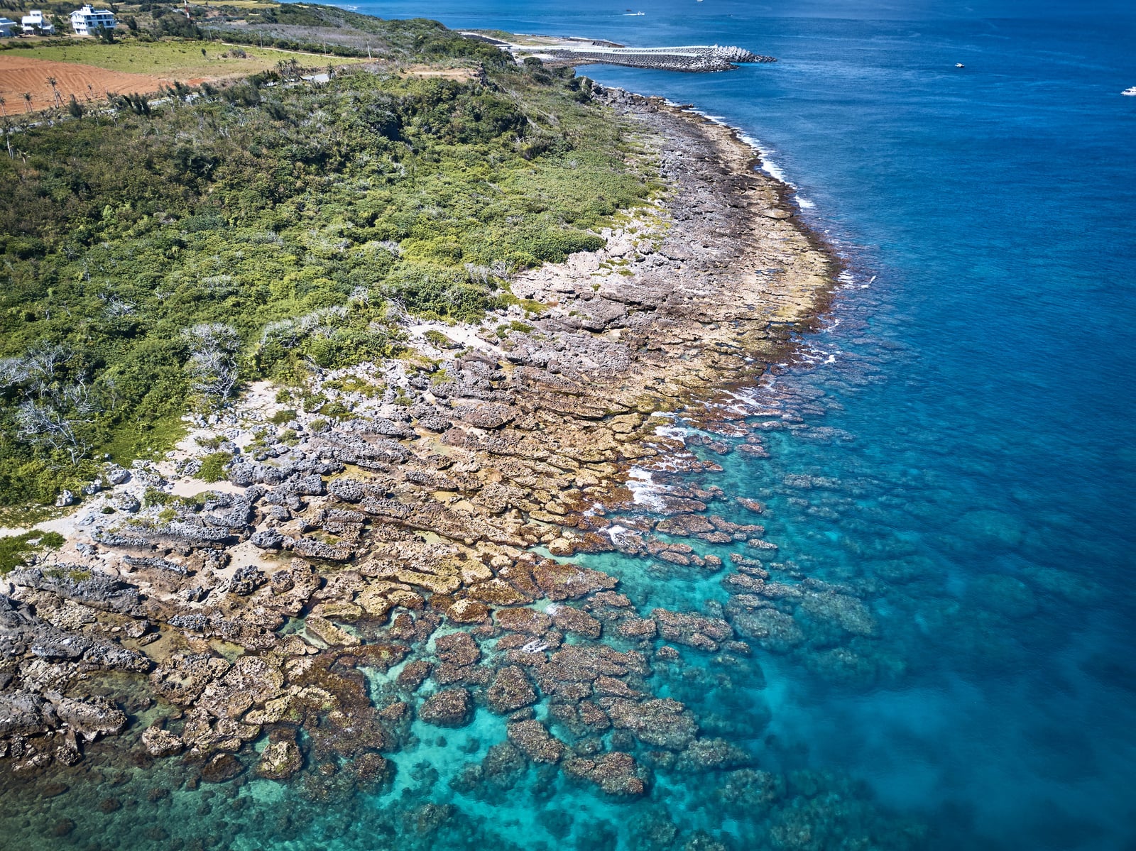 恆春貓鼻頭蔚藍海岸與裙狀礁石空拍｜2018/02~07 國境之南空拍