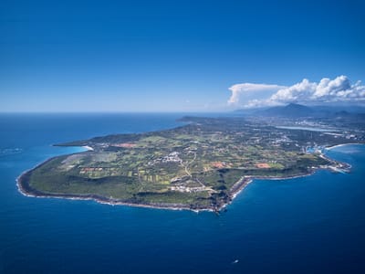 鳥瞰鵝鑾鼻海岸與壯麗半島風光