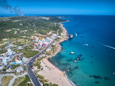 砂島蔚藍海岸與濱海公路空拍