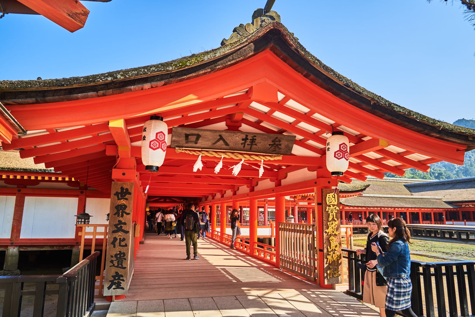 嚴島神社參拜入口的朱紅迴廊｜2018/03 北九州/廣島