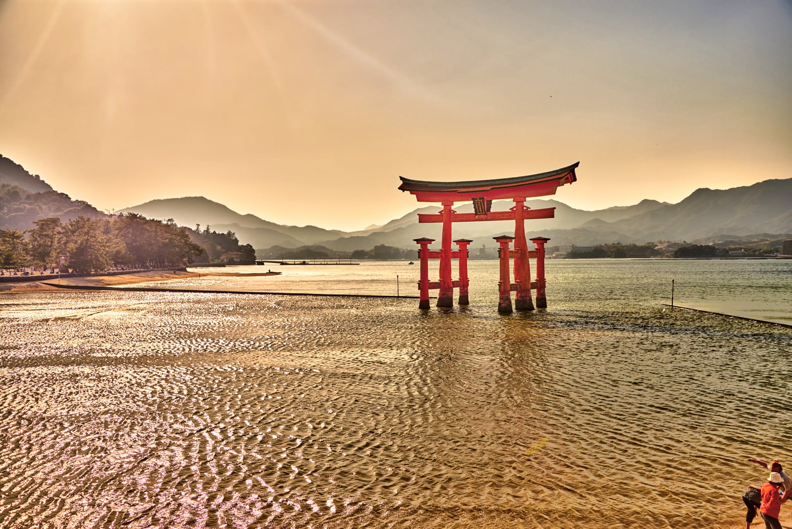 嚴島神社海上大鳥居的夕陽餘暉｜2018/03 北九州/廣島