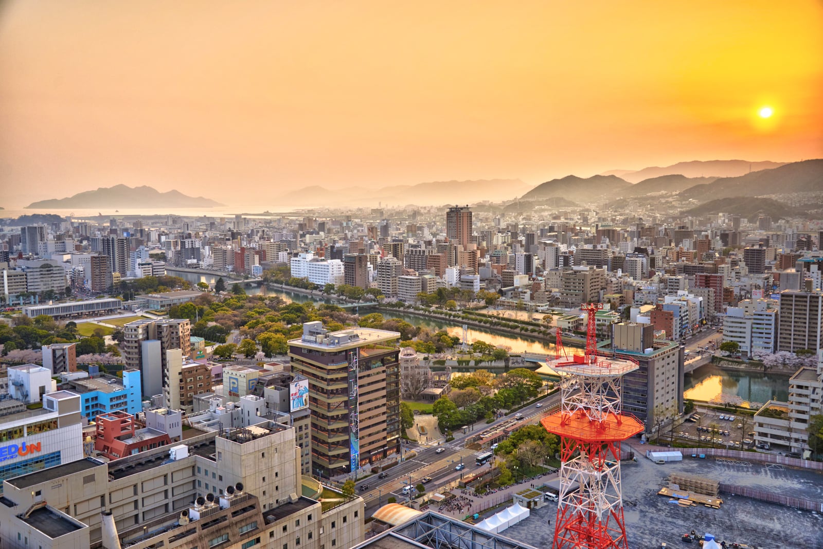 夕陽餘暉下的城市全景｜2018/03 北九州/廣島