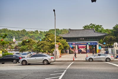奉恩寺入口處的晨間街景｜2018/04+2019/04 韓國首爾