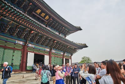 景福宮勤政殿的莊嚴建築與遊人