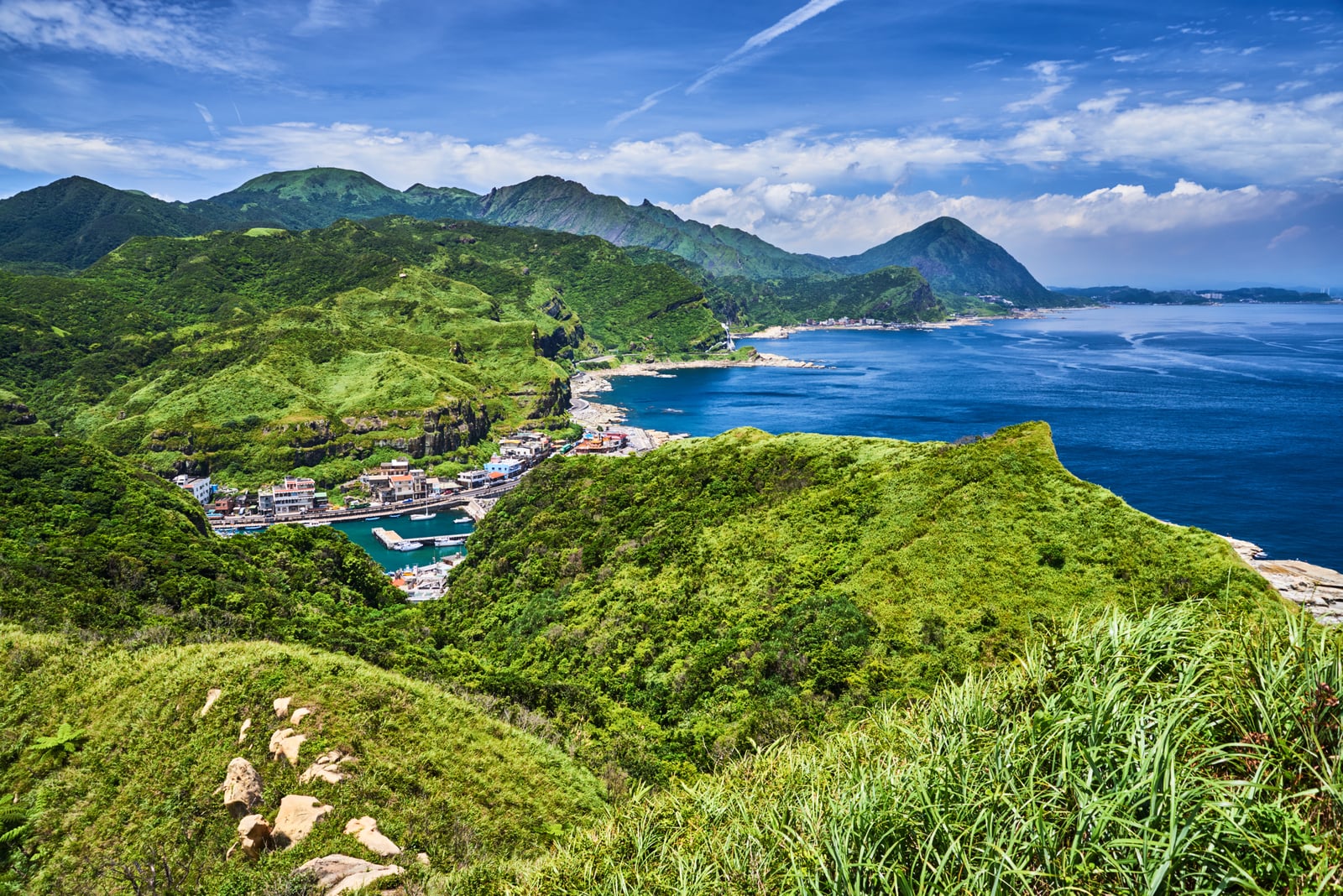 鼻頭角步道俯瞰翠綠山海景致｜2018/07+2017/07 東北角/北海岸