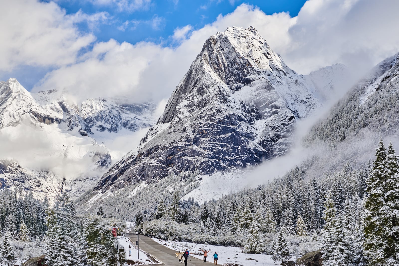 四姑娘山雙橋溝的雪峰與林間步道｜2018/10 川西與稻城亞丁