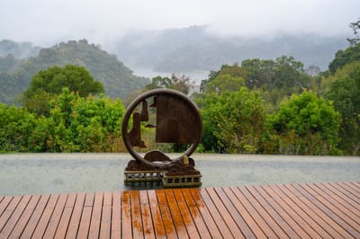 天空之城圓形造景與雨後山林水色｜2019/12 苗栗