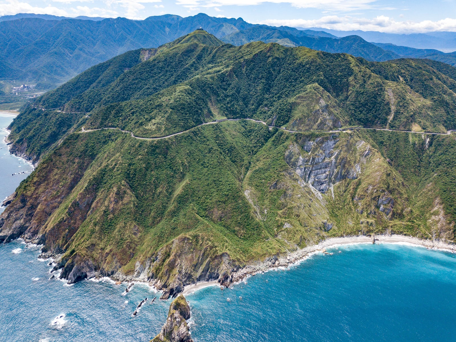 俯瞰蘇花公路蜿蜒於山海之間｜2020/08 宜蘭四日