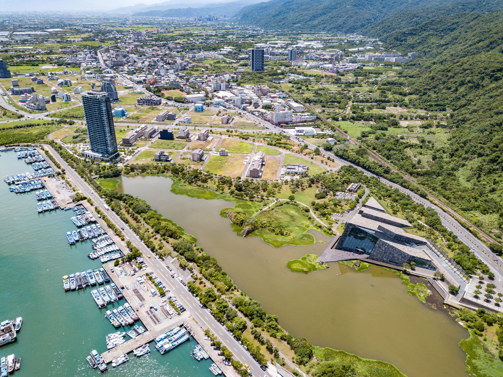 空拍烏石港與蘭陽博物館全景｜2020/08 宜蘭四日
