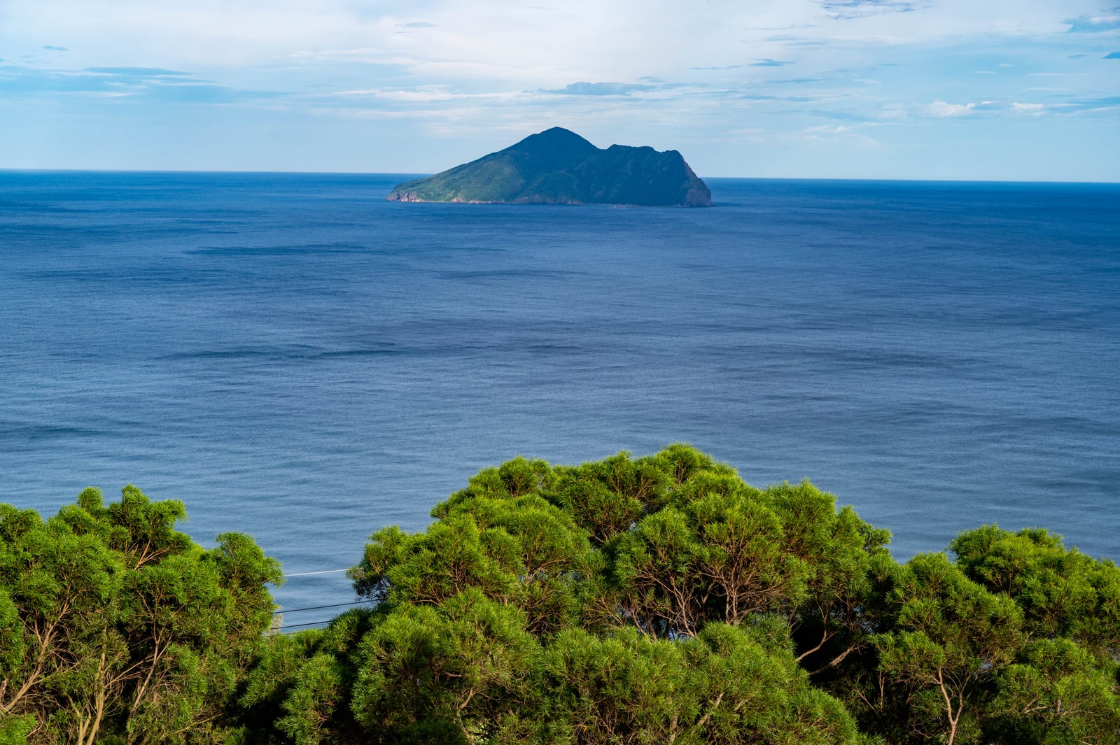 外澳海灘遠眺龜山島的湛藍海景｜2020/08 宜蘭四日