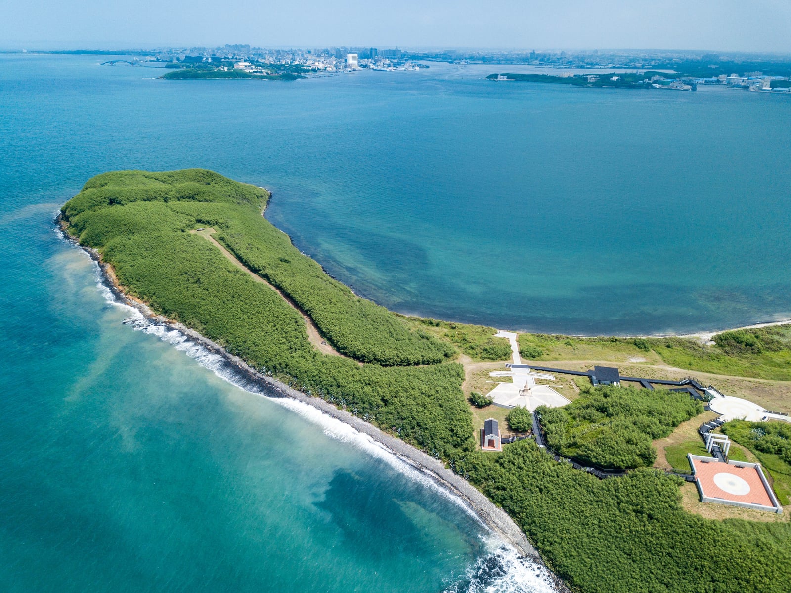 俯瞰蛇頭山半島的湛藍海岸線｜2020/09 澎湖四日