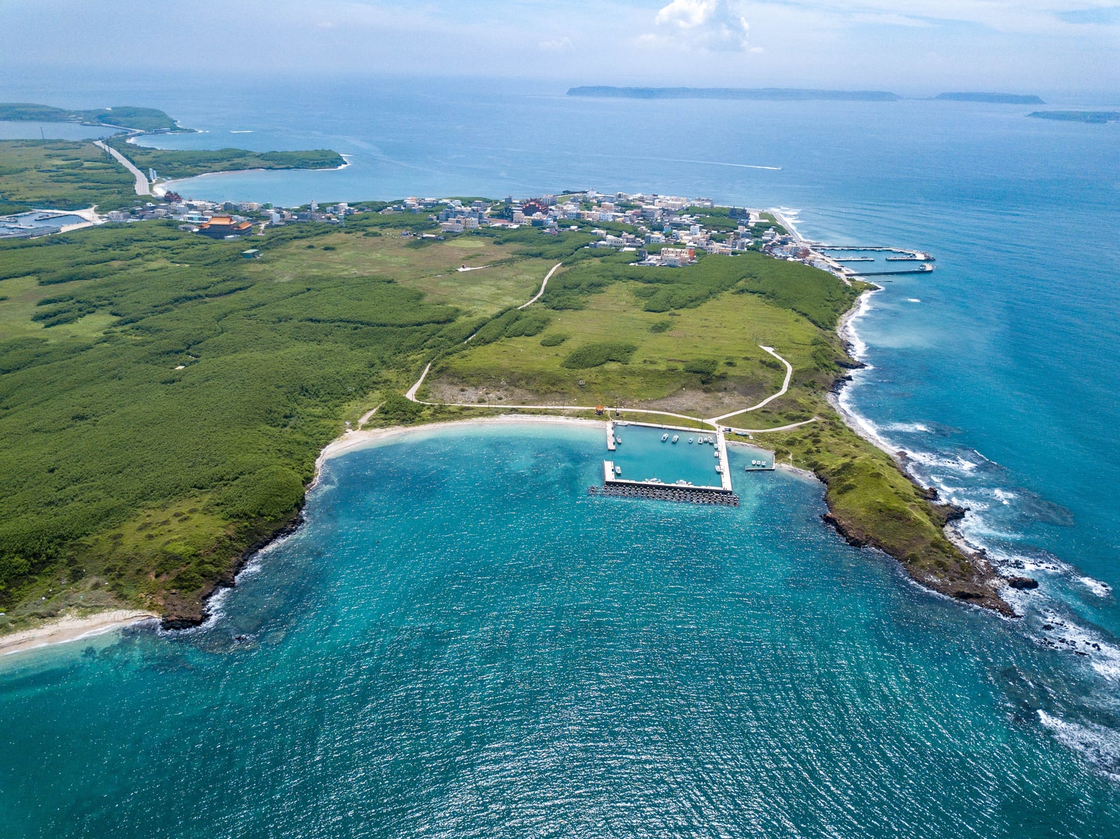 俯瞰蛇頭山半島的湛藍海岸線｜2020/09 澎湖四日