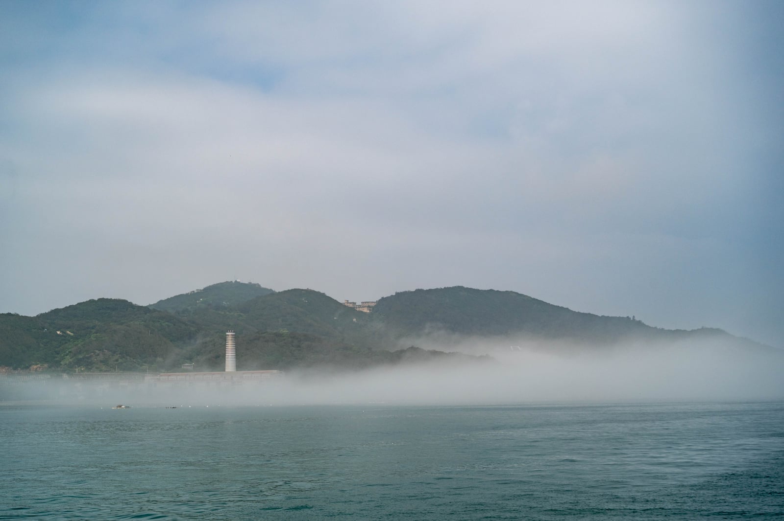 晨霧籠罩的南竿海岸線｜2021/05 馬祖八日