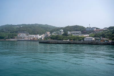 棋盤山下的寧靜港灣風光