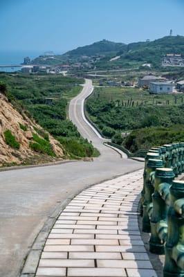 呂何崖蜿蜒公路的海岸風光